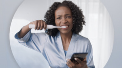 Usmile Y10 White Szczoteczka soniczna + 2 końcówki