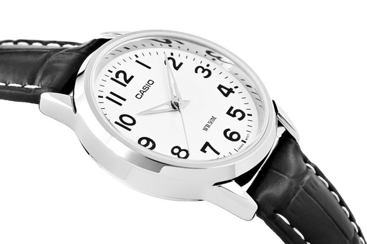 Casio Zegarek Damski Kwarcowy Skóra naturalna Wodoszczelność LTP-1303PL-7BVEF